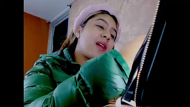 Miabonnett  online show from 13, 1, 2026