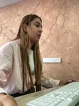 Snapshot of Miabonnett_ chatting on 15, 9, 2025 Miabonnett online show from 15, 9, 2025