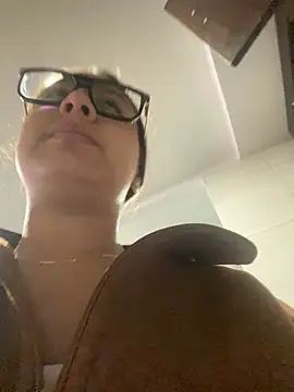 Snapshot of Miabonnett_ chatting on 29, 9, 2025 Miabonnett online show from 29, 9, 2025