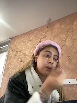 Snapshot of Miabonnett_ chatting on 28, 11, 2025 Miabonnett online show from 28, 11, 2025