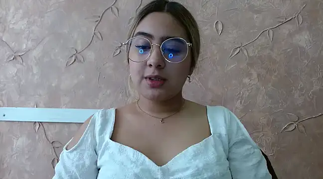 Snapshot of Miabonnett_ chatting on 15, 3, 2025 Miabonnett online show from 15, 3, 2025