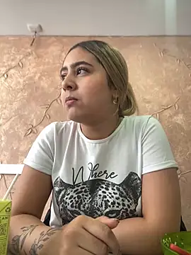 Snapshot of Miabonnett_ chatting on 20, 3, 2025 Miabonnett online show from 20, 3, 2025