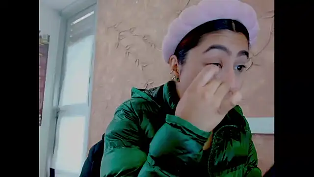 Snapshot of Miabonnett_ chatting on 30, 9, 2025 Miabonnett online show from 30, 9, 2025