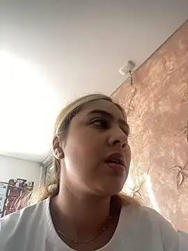 Snapshot of Miabonnett_ chatting on 29, 11, 2025 Miabonnett online show from 29, 11, 2025