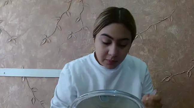 Snapshot of Miabonnett_ chatting on 3, 3, 2025 Miabonnett online show from 3, 3, 2025