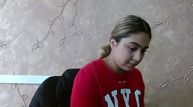 Snapshot of Miabonnett_ chatting on 11, 3, 2025 Miabonnett online show from 11, 3, 2025