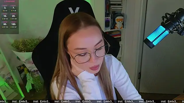 Emili1- online show from 2, 12, 2025