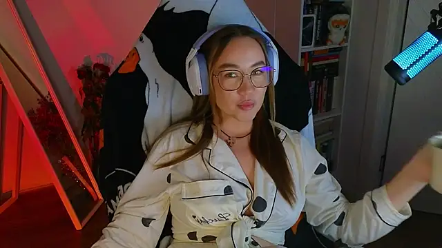 Emili1- online show from 15, 3, 2025