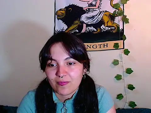Snapshot of sweetiee_mary chatting on 27, 10, 2025 sweetiee mary online show from 27, 10, 2025