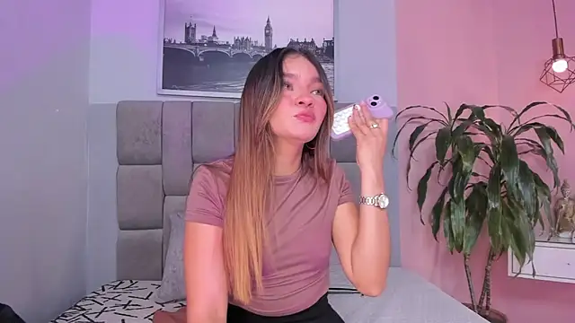 selene tylor  online show from 17, 12, 2025