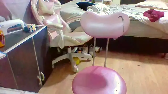 Jennxdolls online show from 17, 2, 2025