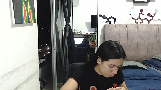 Liza Thurner online show from 5, 1, 2025