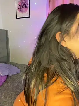 Snapshot of Ari_Martin chatting on 8, 10, 2025 Ari Martin online show from 8, 10, 2025