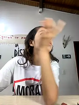 Snapshot of little-Emma chatting on 3, 10, 2025 little-Emma online show from 3, 10, 2025