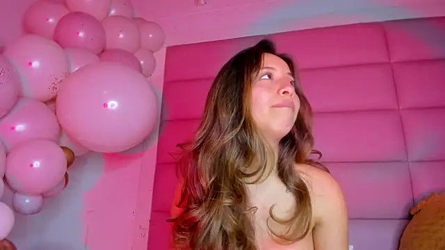 Snapshot of little-Emma chatting on 23, 2, 2025 little-Emma online show from 23, 2, 2025