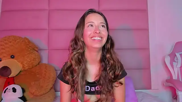 Snapshot of little-Emma chatting on 2, 3, 2025 little-Emma online show from 2, 3, 2025