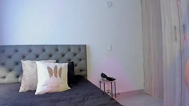 Deborah Colins online show from 30, 10, 2025