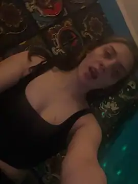 emilysue1 online show from 12, 12, 2024