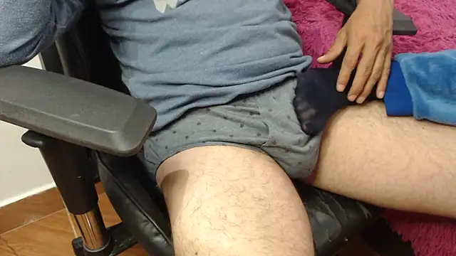 OldManAndGirlishLady online show from 8, 10, 2025