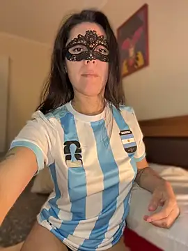 Reinacatchile online show from 15, 6, 2026