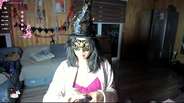 Reinacatchile online show from 25, 10, 2025