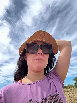 Reinacatchile online show from 8, 3, 2026