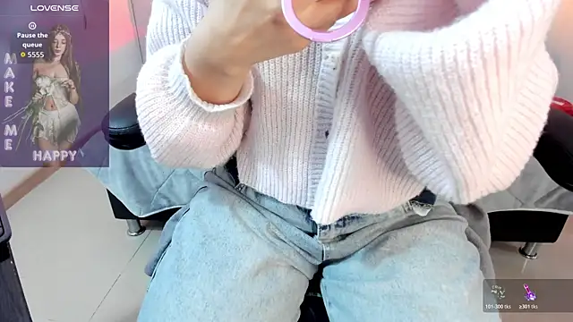 Charlotte  Benett online show from 31, 3, 2026