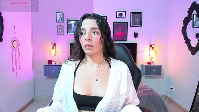 Charlotte  Benett online show from 9, 1, 2026