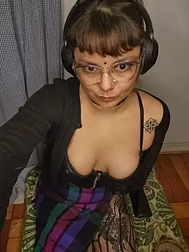 estivalia xxx online show from 17, 5, 2026