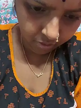 Snapshot of Beauty-queen chatting on 17, 3, 2025 Beauty-queen online show from 17, 3, 2025