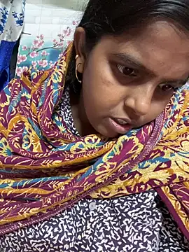 Snapshot of Beauty-queen chatting on 14, 12, 2025 Beauty-queen online show from 14, 12, 2025