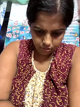 Snapshot of Beauty-queen chatting on 8, 10, 2025 Beauty-queen online show from 8, 10, 2025