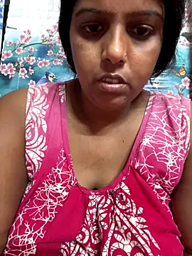 Snapshot of Beauty-queen chatting on 31, 10, 2025 Beauty-queen online show from 31, 10, 2025