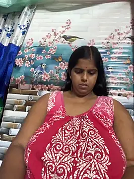 Snapshot of Beauty-queen chatting on 14, 9, 2025 Beauty-queen online show from 14, 9, 2025