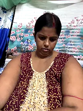 Snapshot of Beauty-queen chatting on 28, 9, 2025 Beauty-queen online show from 28, 9, 2025