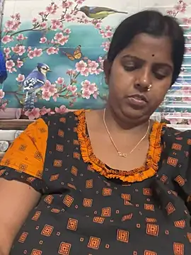 Snapshot of Beauty-queen chatting on 15, 3, 2025 Beauty-queen online show from 15, 3, 2025