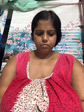 Snapshot of Beauty-queen chatting on 11, 10, 2025 Beauty-queen online show from 11, 10, 2025