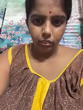 Snapshot of Beauty-queen chatting on 8, 9, 2025 Beauty-queen online show from 8, 9, 2025