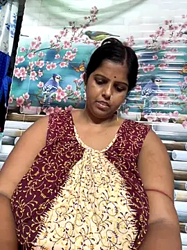 Snapshot of Beauty-queen chatting on 26, 9, 2025 Beauty-queen online show from 26, 9, 2025