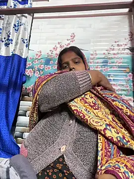 Snapshot of Beauty-queen chatting on 7, 1, 2026 Beauty-queen online show from 7, 1, 2026