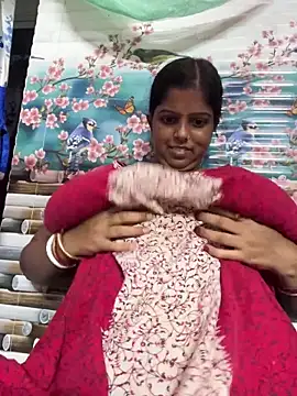 Snapshot of Beauty-queen chatting on 27, 9, 2025 Beauty-queen online show from 27, 9, 2025