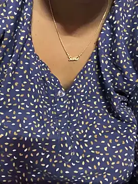 Snapshot of Beauty-queen chatting on 23, 3, 2025 Beauty-queen online show from 23, 3, 2025