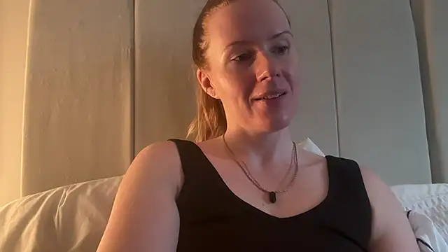 redheadrosie69 online show from 3, 10, 2025