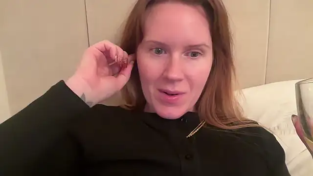 redheadrosie69 online show from 5, 11, 2025