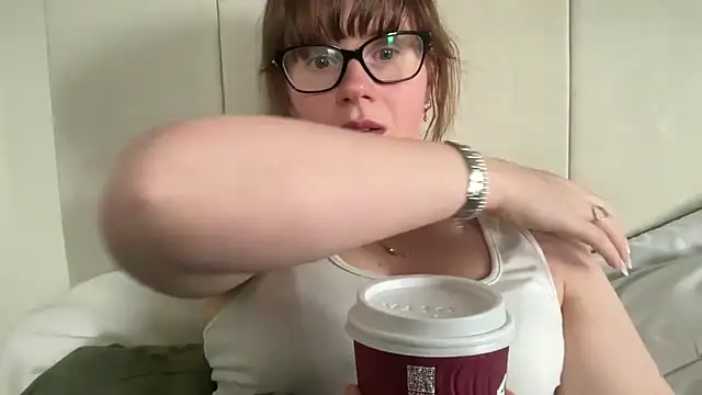 Snapshot of redheadrosie69 chatting on 4, 4, 2026 redheadrosie69 online show from 4, 4, 2026