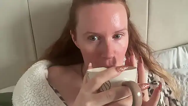 redheadrosie69 online show from 23, 10, 2025