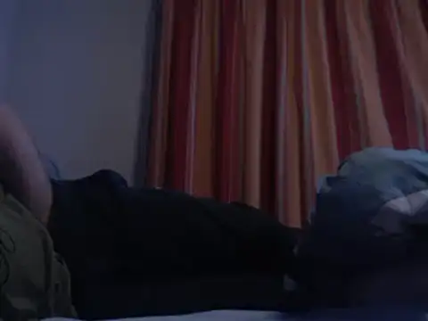 Snapshot of gentleman404040 chatting on 2, 12, 2024 gentleman404040 online show from 2, 12, 2024