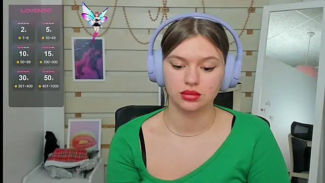 Josephine Kiss online show from 21, 3, 2025