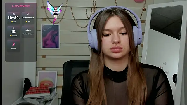 Josephine Kiss online show from 9, 3, 2025