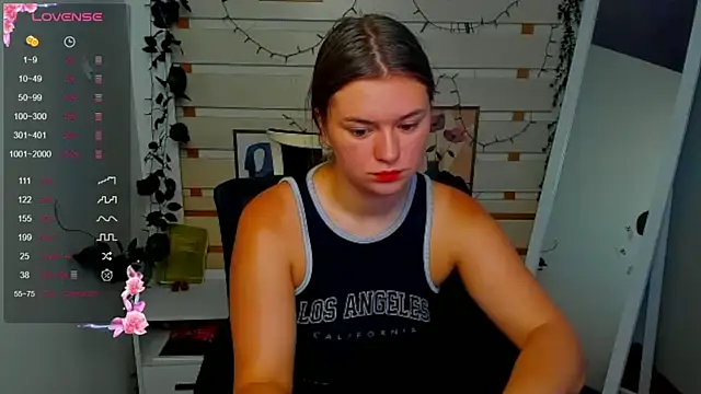Josephine Kiss online show from 5, 8, 2026